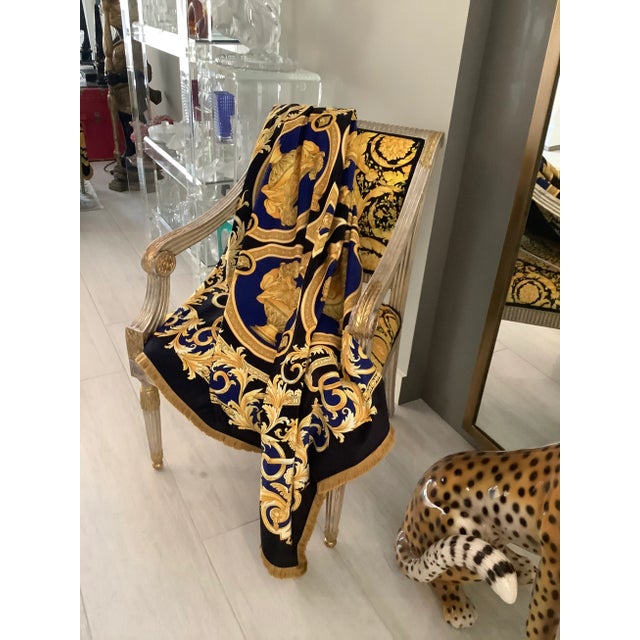 Gianni Versace Custom Blue & Gold Urn Design Velvet Throw For Sale In New York - Image 6 of 12