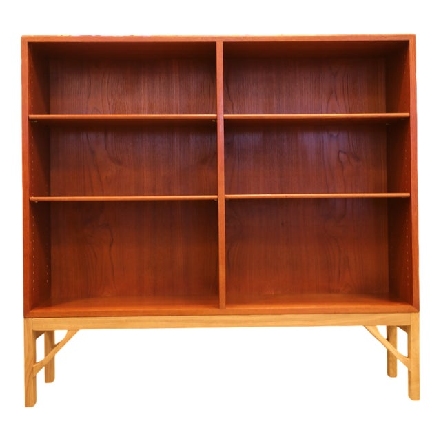 Vintage Danish Bookcase in Teak and Oak by Børge Mogensen for FDB, 1960s For Sale