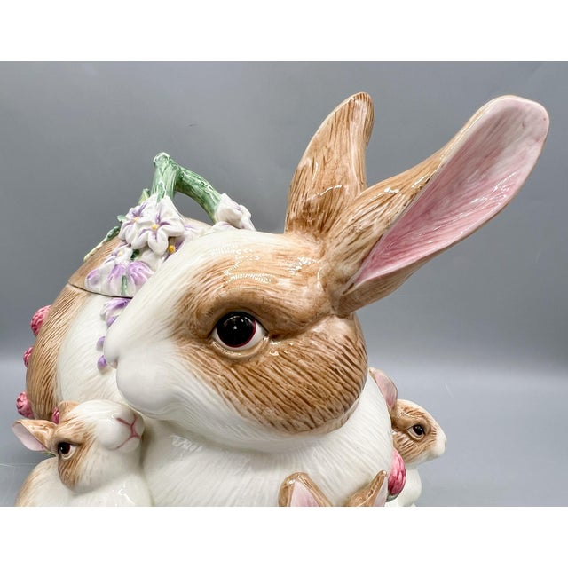 Farmhouse Fitz & Floyd Botanical Bunny Rabbit Family Ceramic Cookie Jar – Cottagecore / Spring For Sale - Image 12 of 18