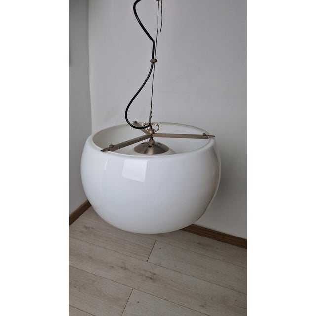 Artemide Large Omega Burnished Chandelier in Opaline Glass by Vico Magistretti for Artemide, 1960s For Sale - Image 4 of 9