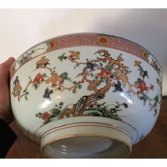Early 18th Century Chinese Kangxi Porcelain Punch Bowl in Famille Vert Palette For Sale - Image 9 of 11