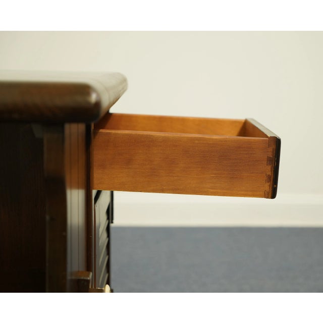 Ethan Allen Antiqued Pine Old Tavern 25" Storage Accent End Table For Sale In Kansas City - Image 6 of 12