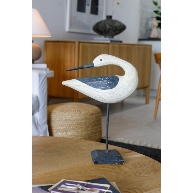 Hand-Carved Shorebird Sculpture on Stand, Early–Mid 20th Century For Sale In Tampa - Image 6 of 6