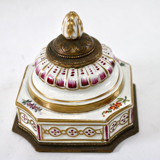Traditional Early 20th Century Porcelain and Bronze Nicholas Haydon Inkwell For Sale - Image 3 of 11