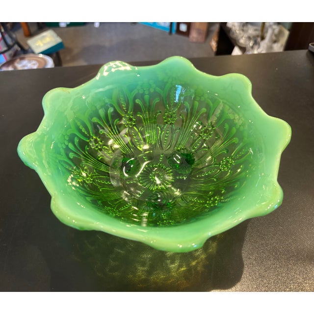 1910s Vintage Northwood Pearl Flower Green Opalescent Bowl - Lightly Uv Reactive For Sale - Image 5 of 8