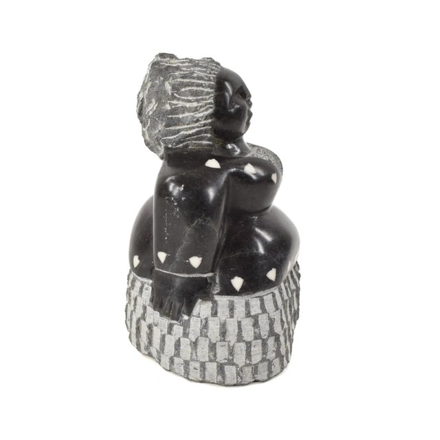 Early 20th Century Shona Stone Woman Sculpture In The Style of Colleen For Sale - Image 4 of 7