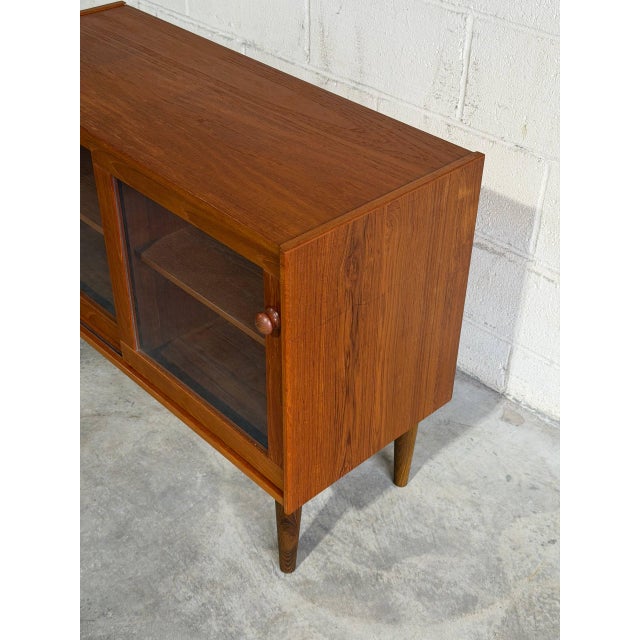 Pair of Danish Mid Century Modern Teak Glass Door Cabinets Display Credenzas Bookcases For Sale - Image 4 of 10