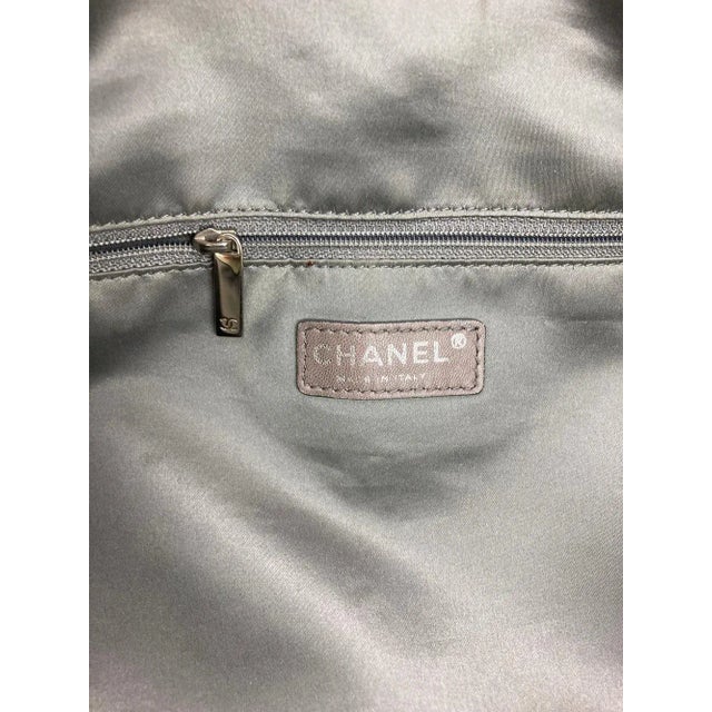 Chanel White Pocket in the City Tote For Sale In Philadelphia - Image 6 of 12