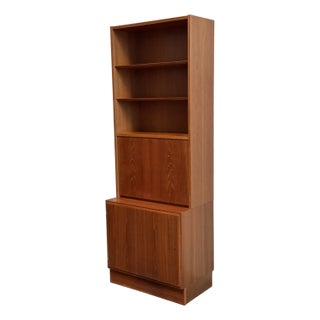 1960s Poul Hundevad Danish Teak Tall Bookcase Hutch - Mid-Century Modern Storage Cabinet For Sale