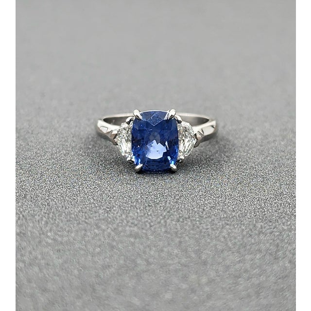 Early 21st Century 3.50 Ct Gia Certified Sapphire & Diamond Ring, Size 6.5 For Sale - Image 5 of 11