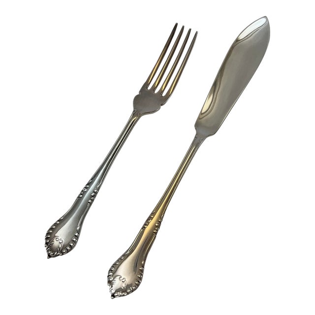 1980s Silver 1 Pair Fish Eaters, Fish Fork & Fish Knife, Chesterfield. For Sale