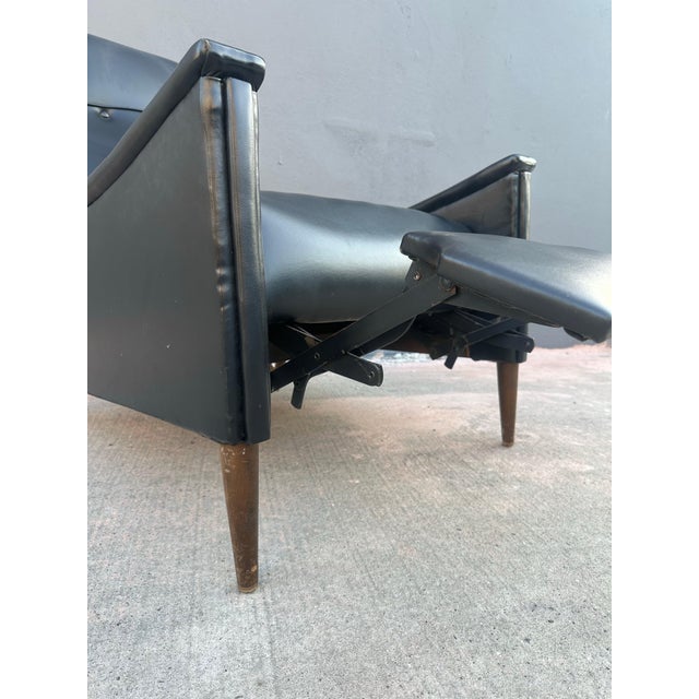 Mid-Century Modern Mel Smilow Mid-Century Modern Black Reclining Lounge Chair With Pull-Out Footrest , Circa 1950s For Sale - Image 3 of 7