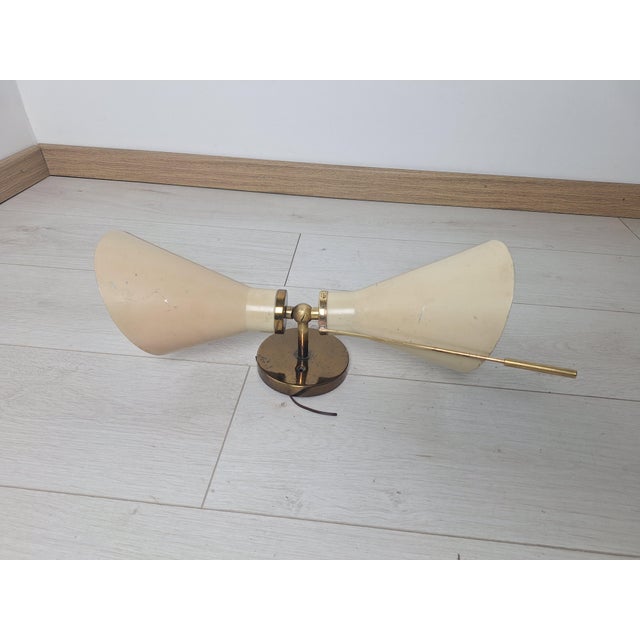 Model 131 Wall Light with Beige Cones by Gino Sarfatti for Arteuce, 1950s For Sale - Image 6 of 9