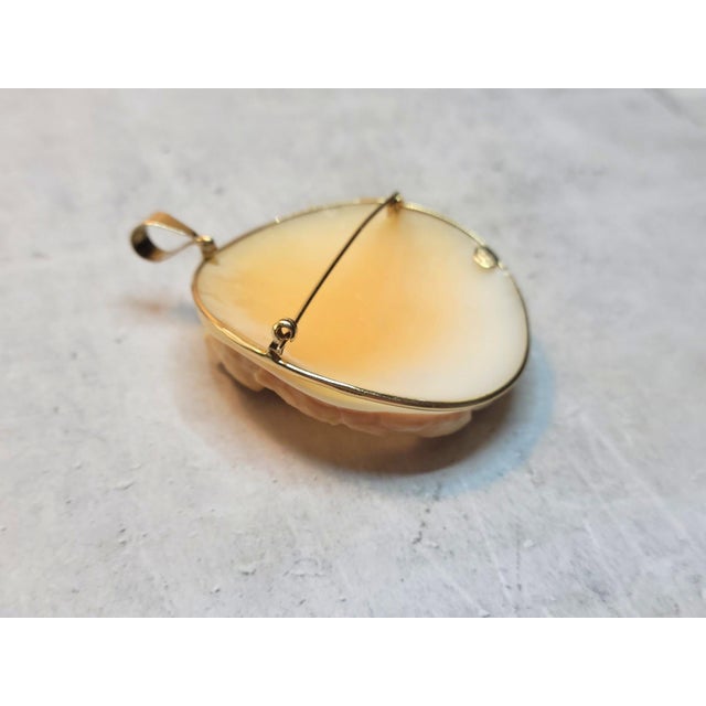 Late 20th Century Late 20th Century Amedeo Italian Shell Cameo 14k Gold Pendant Brooch For Sale - Image 5 of 9