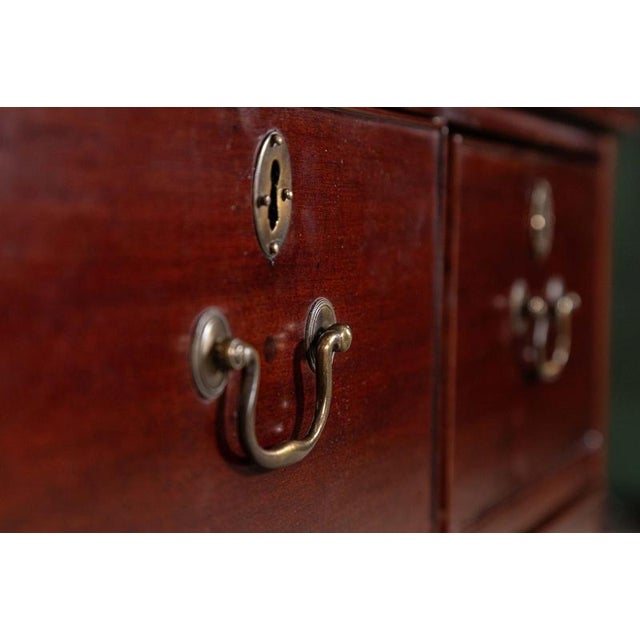 George II Mahogany Chest of Drawers, 1780 For Sale - Image 4 of 15