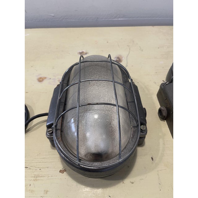Industrial Vintage Industrial B- 351 Wall Lamp in Aluminum, 1950s For Sale - Image 3 of 11