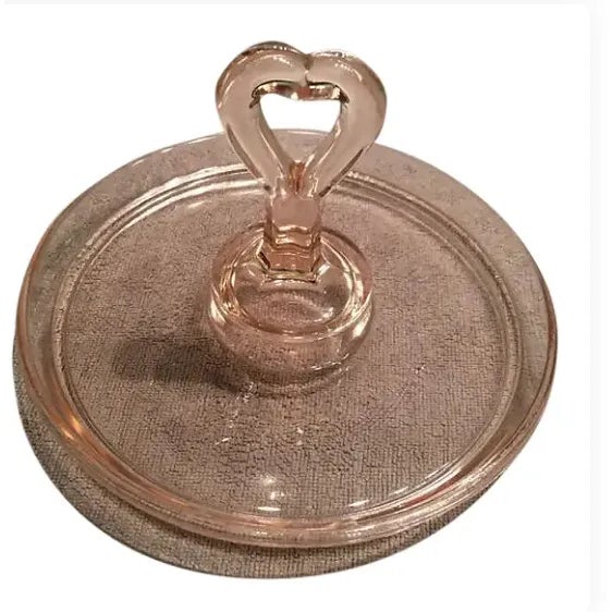 1920s 1920s L.E. Smith Pink Depression Glass Trinket Dish With Heart Hand For Sale - Image 5 of 5