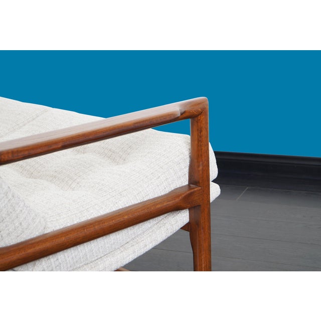 White Mid Century "Cube" Sofa by Milo Baughman For Sale - Image 8 of 9