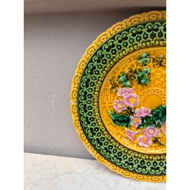 Rustic Majolica Pink Flowers Villeroy & Boch Plate , Circa 1900 For Sale - Image 3 of 5
