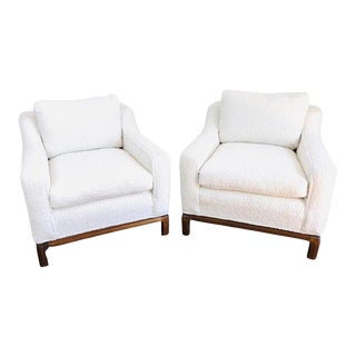 Vintage 1960s Mid Century Newly Upholstered White Faux Shearling Lounge Chairs, Pair For Sale