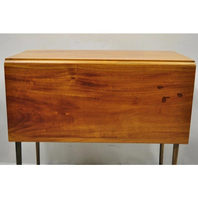 Antique American Colonial Cherry Wood Slender Leg Pembroke Lamp Side End Table For Sale In Philadelphia - Image 6 of 12