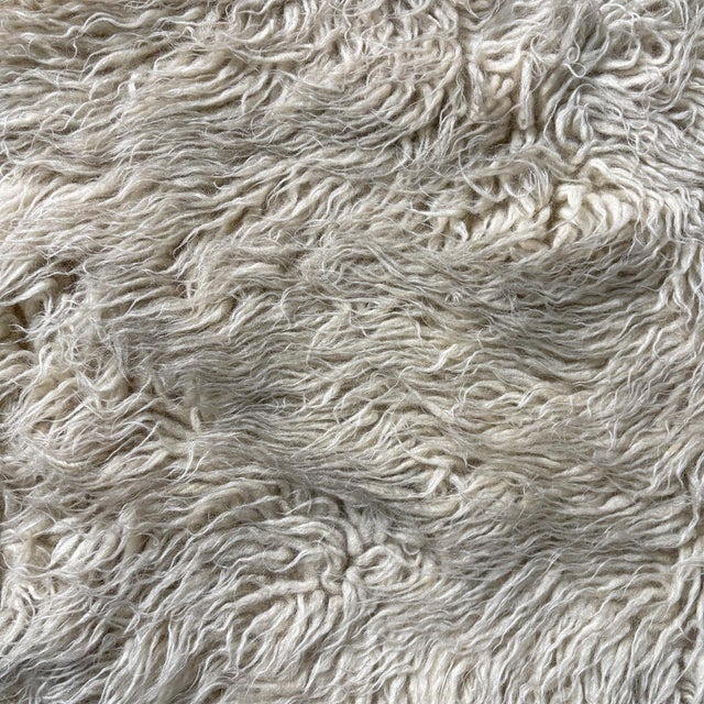 Italian Modern Long-Pile Rug in Cream White, 1970s For Sale - Image 6 of 8