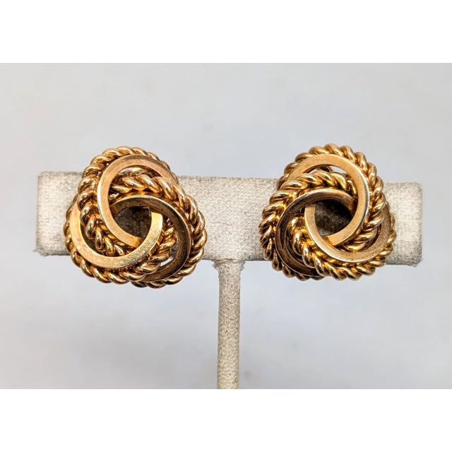 Mid-Century Modern Vintage 1969 Signed Henkle & Grosse Germany Goldtone Knot Clip Earrings- 2 Pieces For Sale - Image 3 of 10