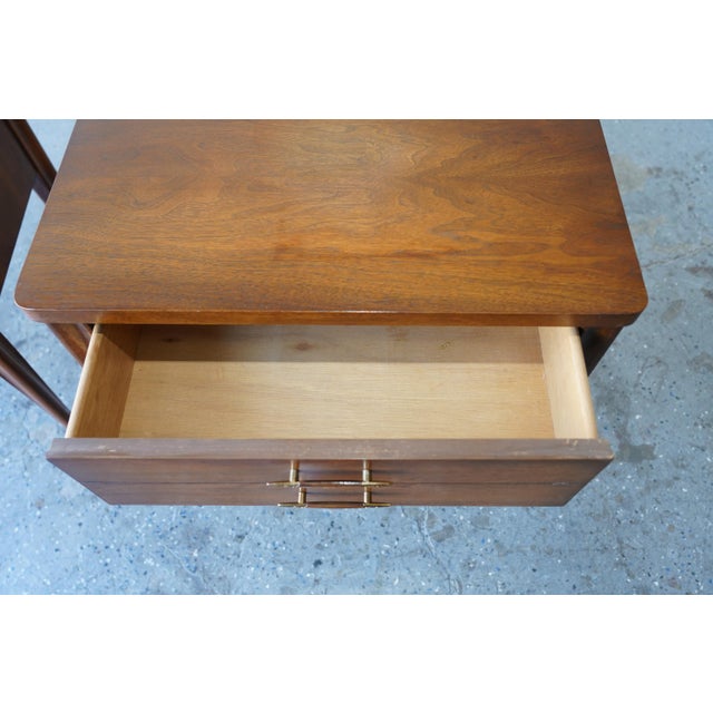 Wood Pair of Broyhill Saga Mid-Century Modern Nightstands For Sale - Image 7 of 10