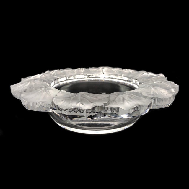 French Lalique Honfleur Crystal Bowls, Pair of Two | Frosted French Crystal Catchall, 8.75 Inch Round For Sale - Image 3 of 6