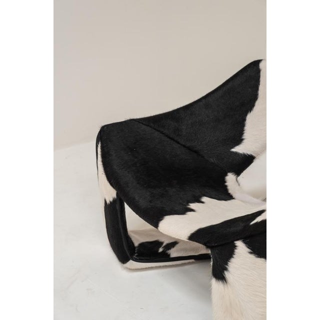 Zen Lounge Chair in Cowhide attributed to Kwok Hoi Chan for Steiner, 1970s For Sale - Image 6 of 14