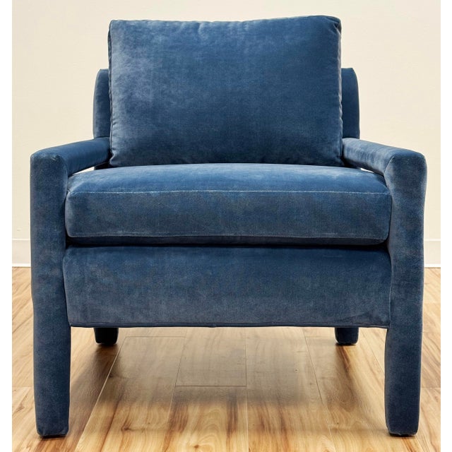 Hickory Furniture Vintage Newly Upholstered MCM Blue Velvet Parsons Chair For Sale - Image 4 of 11