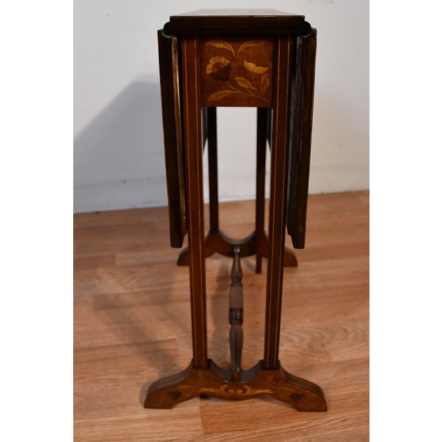 1900s Antique English Mahogany Dutch Marquetry Pembroke Drop Leaf Side End Table For Sale - Image 6 of 14