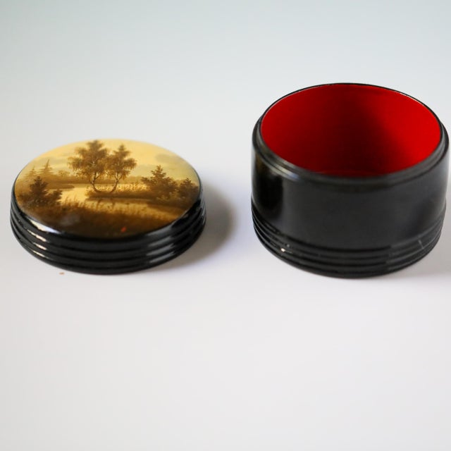 Vintage Landscape Scene Fedoskino Hand-Painted Round Lacquer Box For Sale - Image 4 of 7