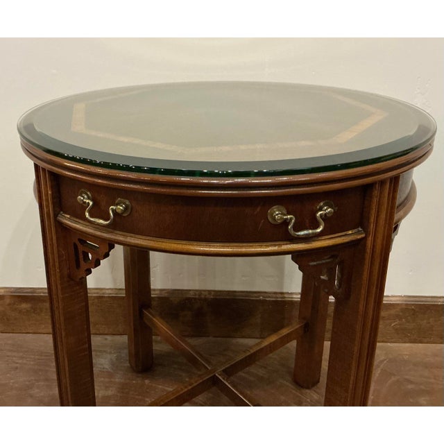Lane Furniture Vintage Lane Chinese Chippendale Style Banded Mahogany Accent Table W Glass Top For Sale - Image 4 of 7