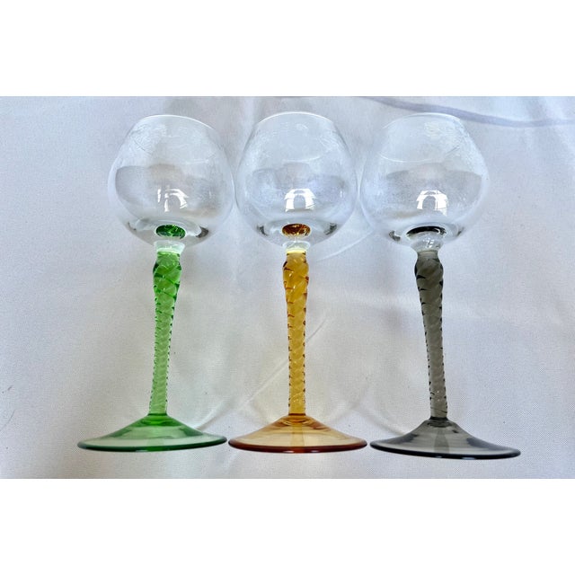 1960s Mid-Century Modern Etched Grapevine Rhine Wine Glasses - Set of 8 Harlequin For Sale - Image 12 of 17