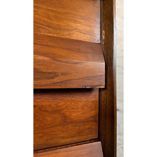 Mid 20th Century Lane "First Edition" Mid-Century Walnut Highboy Dresser For Sale In New York - Image 6 of 18