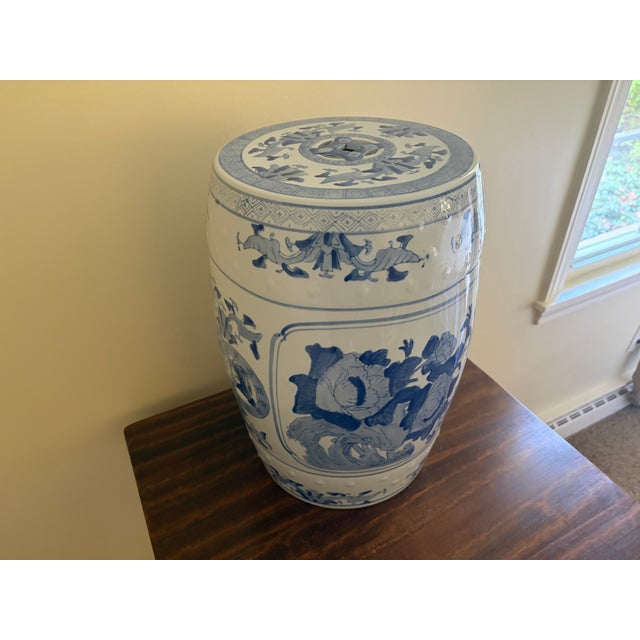 Blue and White Porcelain Chinoiserie Chinese Garden Stool or Side Table For Sale - Image 4 of 10