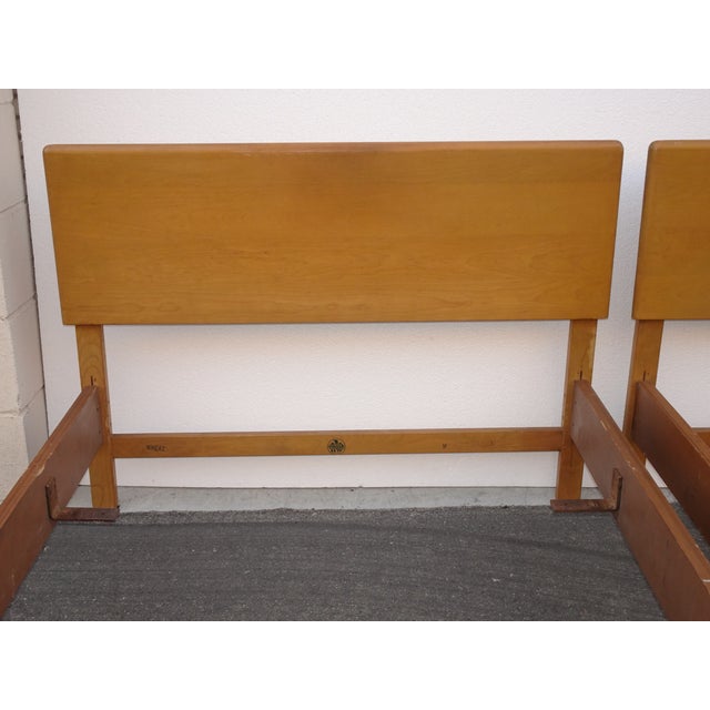 1970s Vintage Mid Century Modern Twin Heywood Wakefield Bed Frames Twin Headboards For Sale - Image 5 of 12