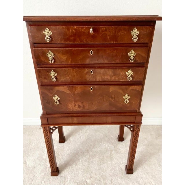 Mid 20th Century Hickory Chair Vintage James River Plantation Chippendale Style Burl Wood Mahogany Silverware Chest Mid 20th Century. For Sale - Image 5 of 15
