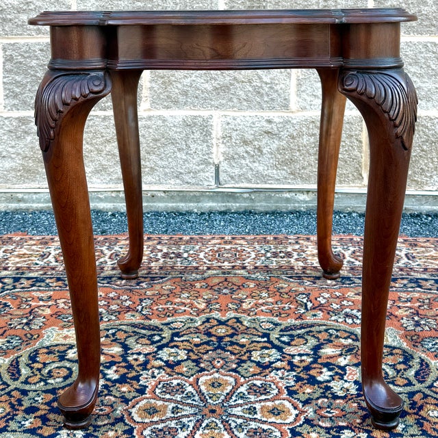 American 1980s Knob Creek Traditional Queen Anne Solid Cherry Side Table With Carvings For Sale - Image 3 of 10