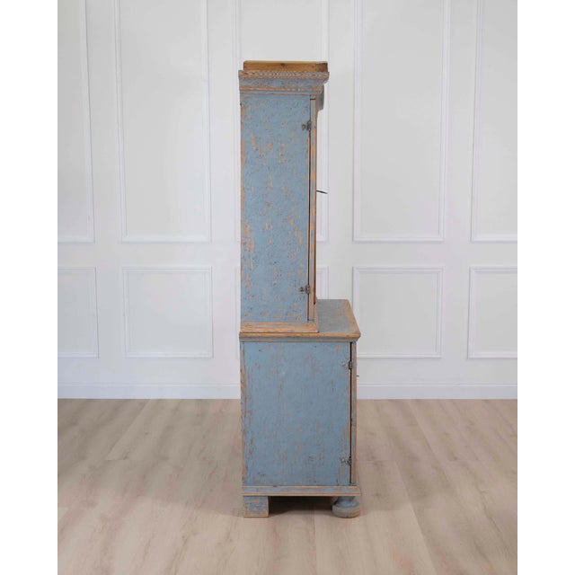 Early 19th Century Rococo Cabinet with Reeded Top Doors For Sale - Image 10 of 10