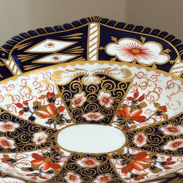 1906 English Royal Crown Derby Traditional Imari Footed Dish For Sale - Image 10 of 17