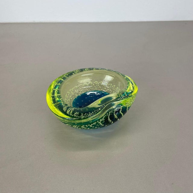 Large Murano Glass Bubble Yellow Bowl, Italy, 1970s For Sale - Image 3 of 18