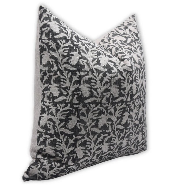 Bring quiet elegance into your home with the Amavsya cushion cover by Fabdivine. Crafted from thick linen and hand block-...