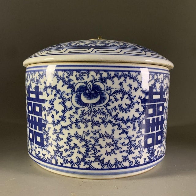 Chinese Wide-Mouthed Chinese Blue and White "Double Happiness" Lidded Jar / Biscuit Jar For Sale - Image 3 of 5