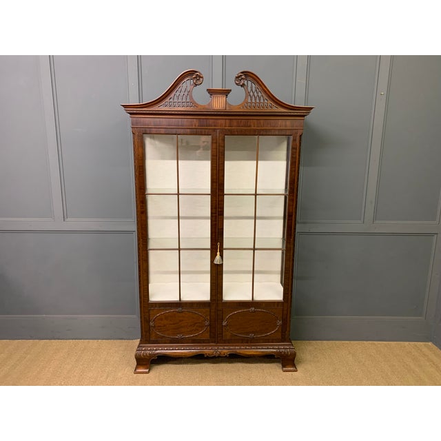Chippendale Style Mahogany Display Cabinet, 1900s For Sale - Image 3 of 17