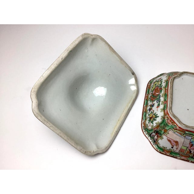 Rose 19th Century Chinese Famille Rose Medallion Covered Serving Dish For Sale - Image 8 of 12