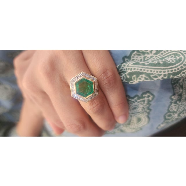 Gemstone Art deco style Natural high quality zambian Emerald & diamond ring 18k gold For Sale - Image 7 of 18