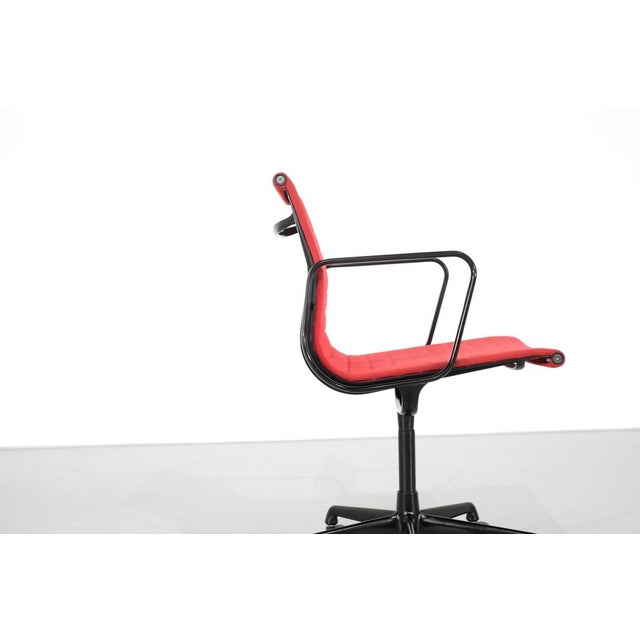 1980s EA 117 Armchair by Charles Ray Eames for ICF, 1980s For Sale - Image 5 of 16