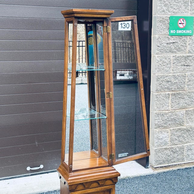 Mid 20th Century Mid Century j.b. Van Sciver Walnut Obelisk Shaped Lighted Curio Cabinet For Sale - Image 5 of 12